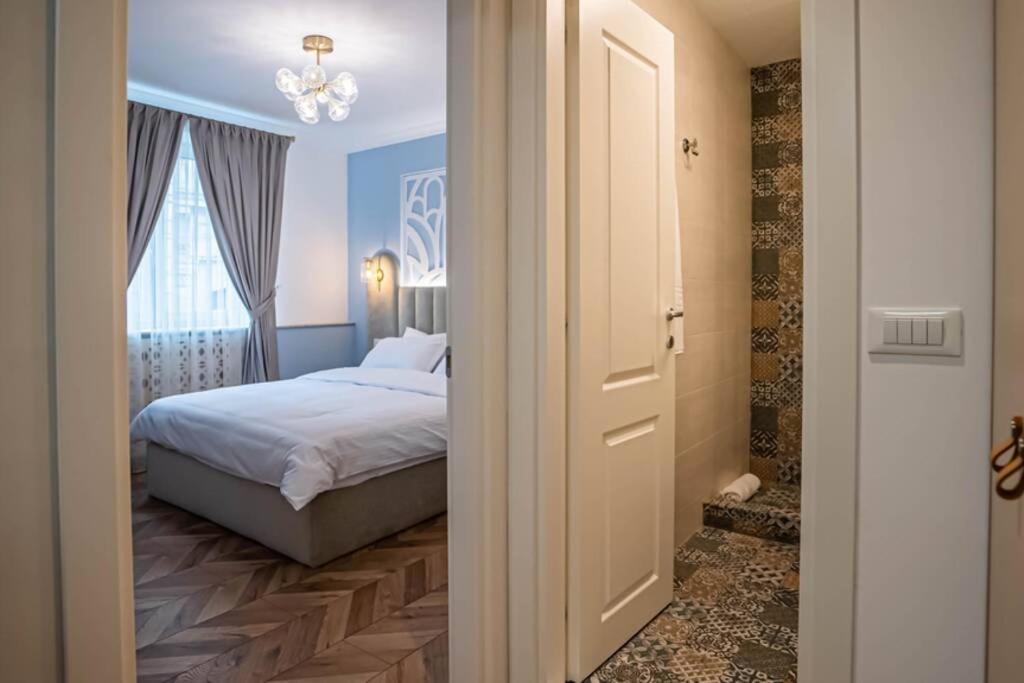 History Museum Apartment Bucarest Esterno foto