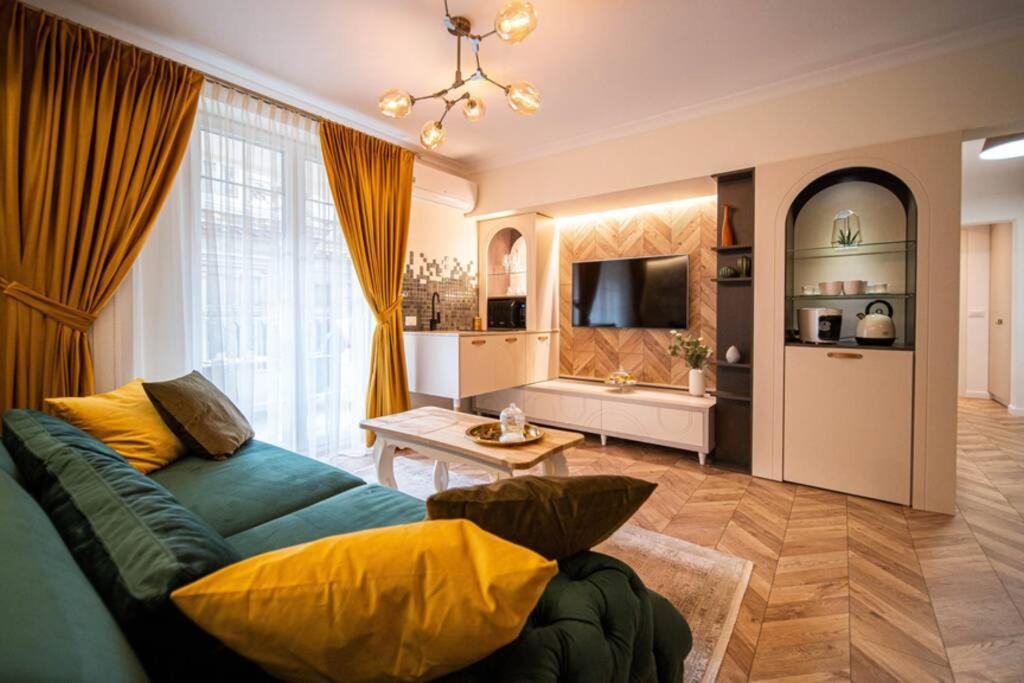 History Museum Apartment Bucarest Esterno foto