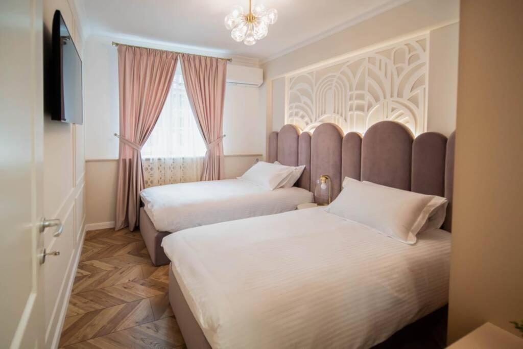 History Museum Apartment Bucarest Esterno foto