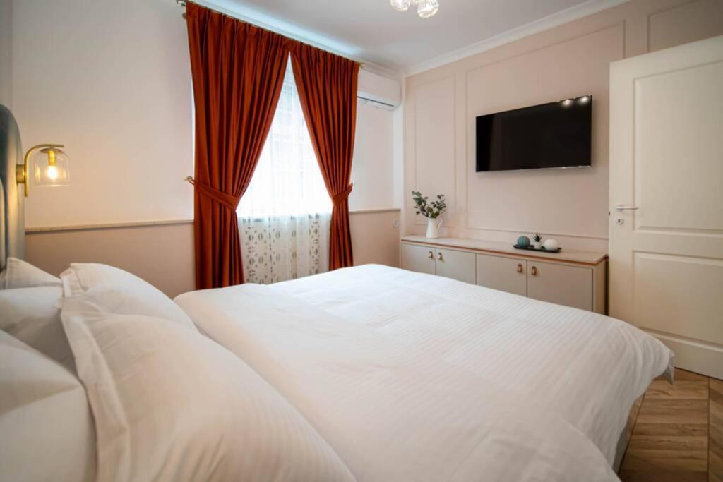 History Museum Apartment Bucarest Esterno foto