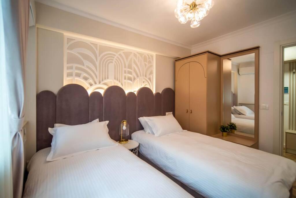 History Museum Apartment Bucarest Esterno foto